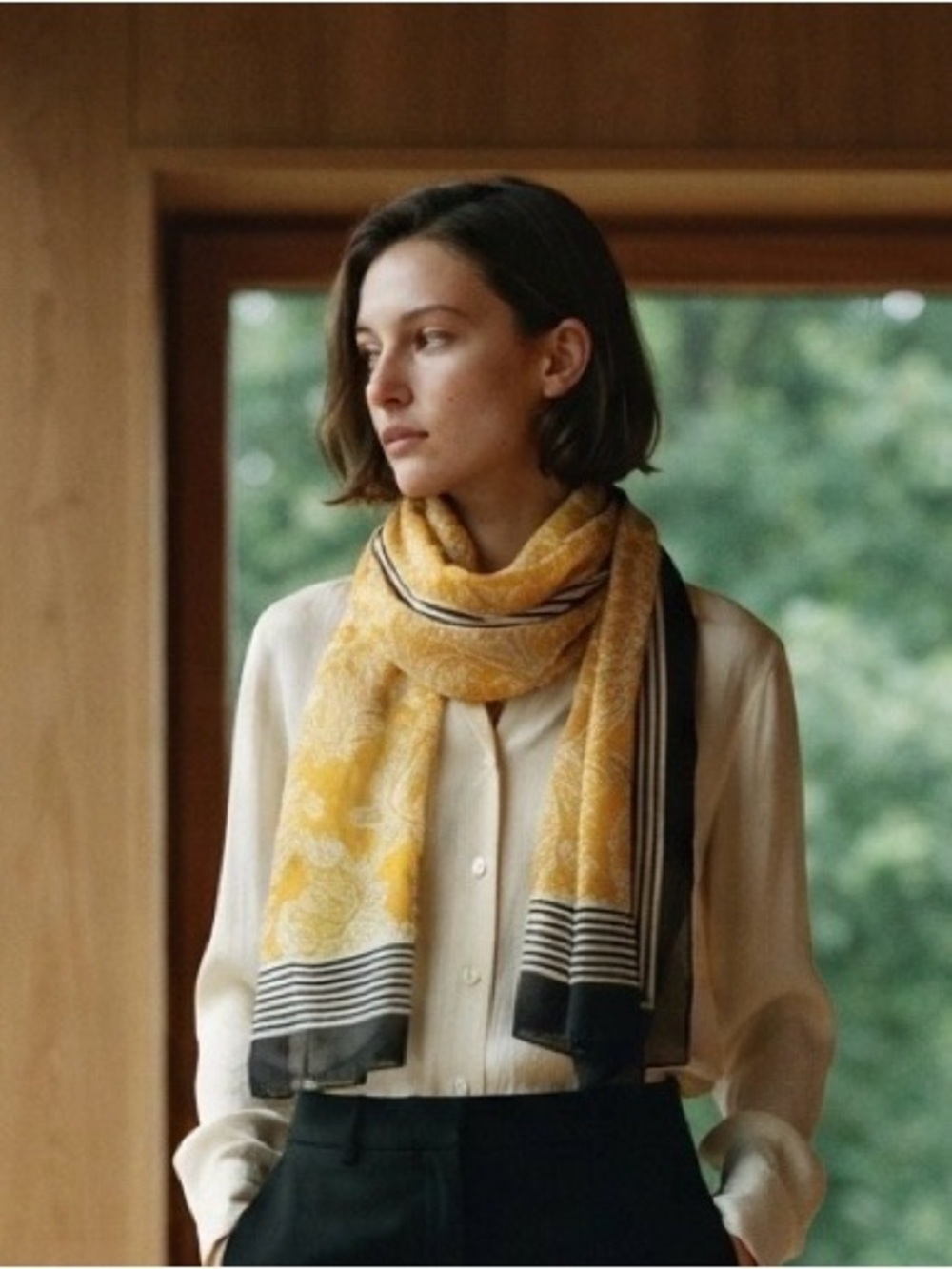 2050 - Antibes Blanc 100% Silk Paisley Scarf